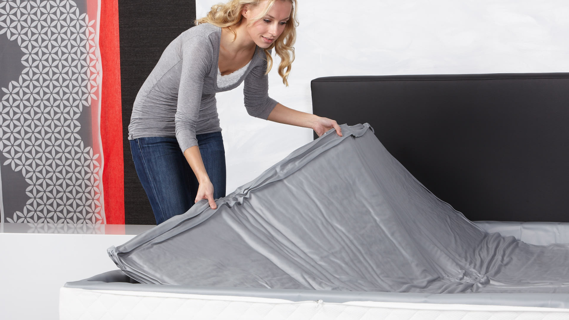 Wasserbett Basic Mono Wasserkern einlegen