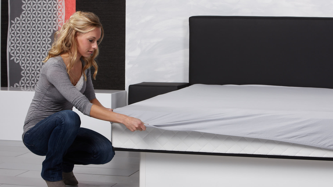 Wasserbett Basic Spannbettlaken anbringen