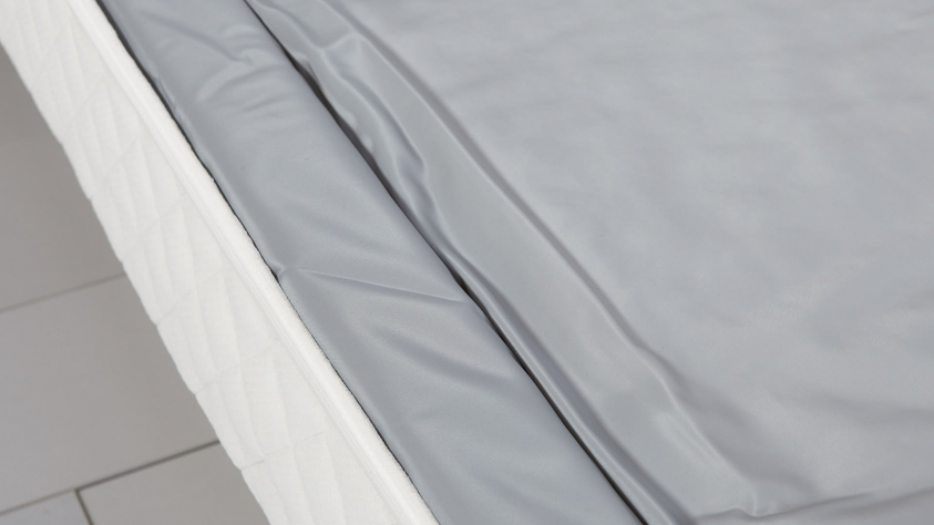 Wassermatratze schließt perfekt an Schaumstoffrand an