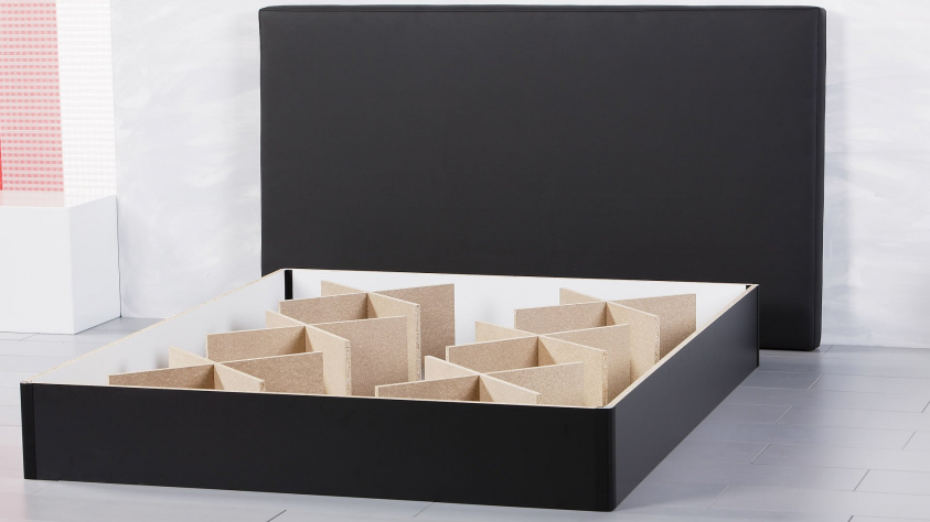 Wasserbett aufbauen mit Rahmenpaneelen und Gewichtsverteilern